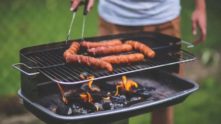 Symbolbild: Traeger oder Weber? Pelletgrills im Markenvergleich